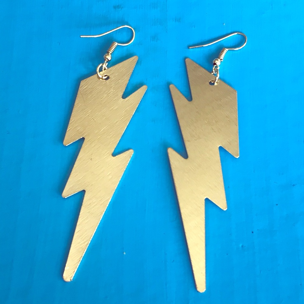Brush gold earring